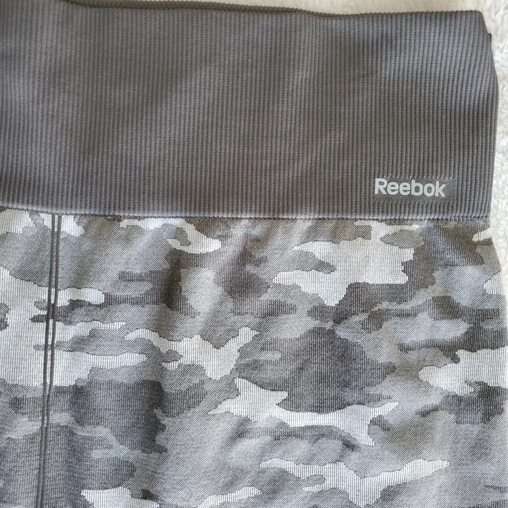 Reebok Gray Camo Leggings‎ 2XL Workout Walking Yoga Running